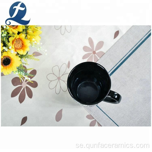 Kreativ svart tryckt keramiskt kaffemugg med handtag